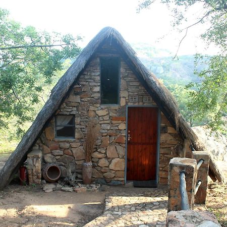 Big Cave Camp Villa Matopos ภายนอก รูปภาพ