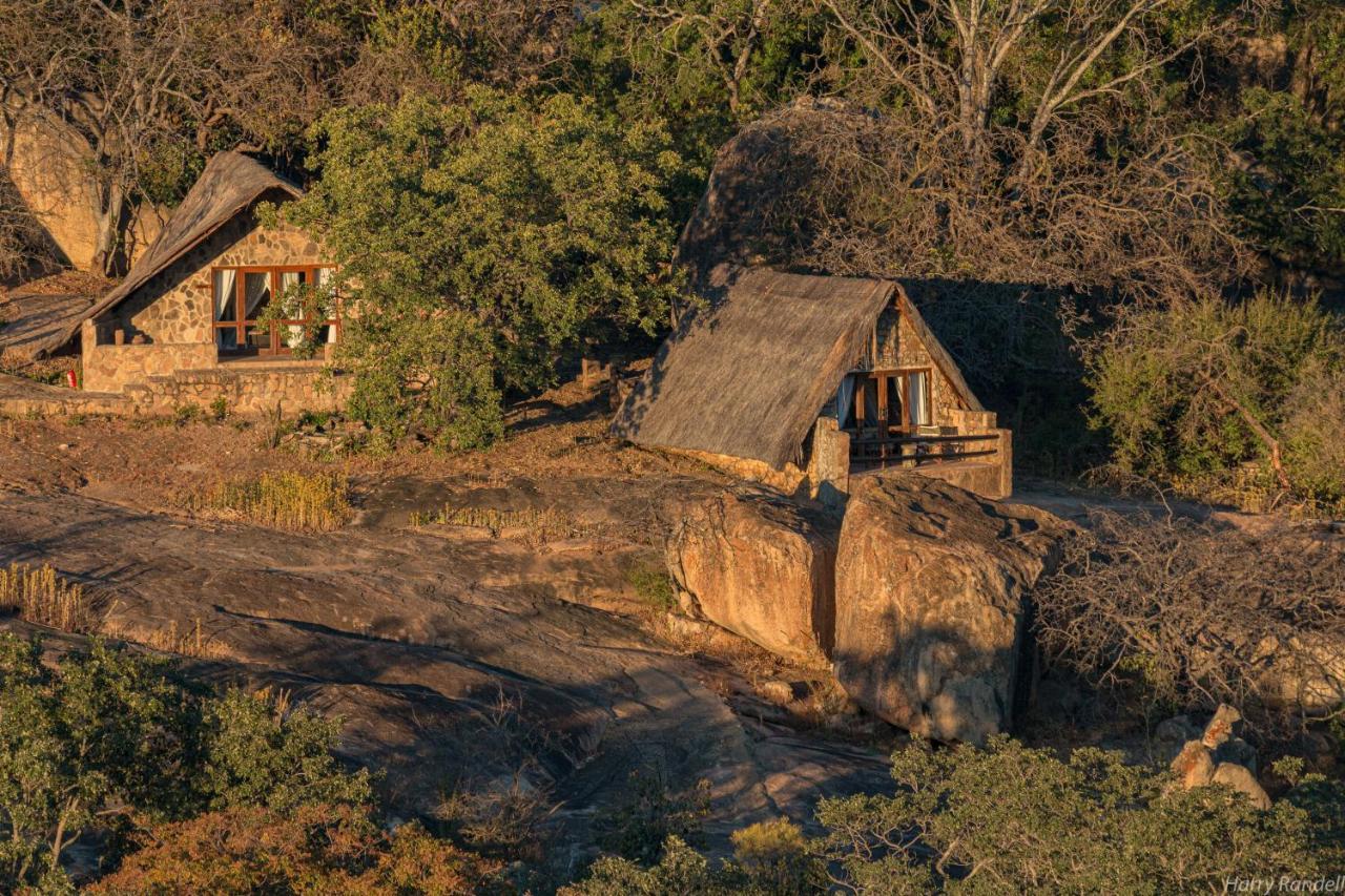 Big Cave Camp Villa Matopos ภายนอก รูปภาพ