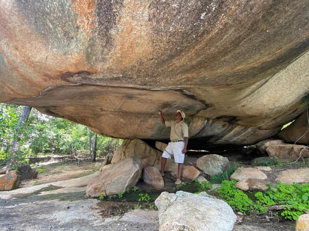 Big Cave Camp Villa Matopos ภายนอก รูปภาพ