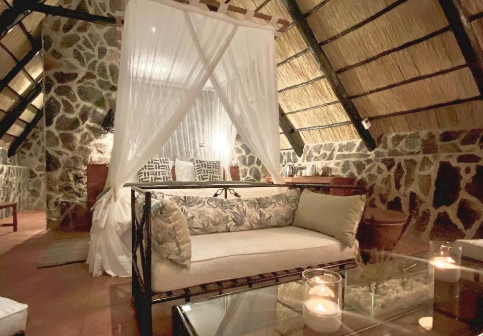 Big Cave Camp Villa Matopos ภายนอก รูปภาพ