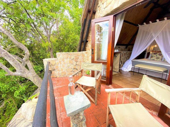 Big Cave Camp Villa Matopos ภายนอก รูปภาพ