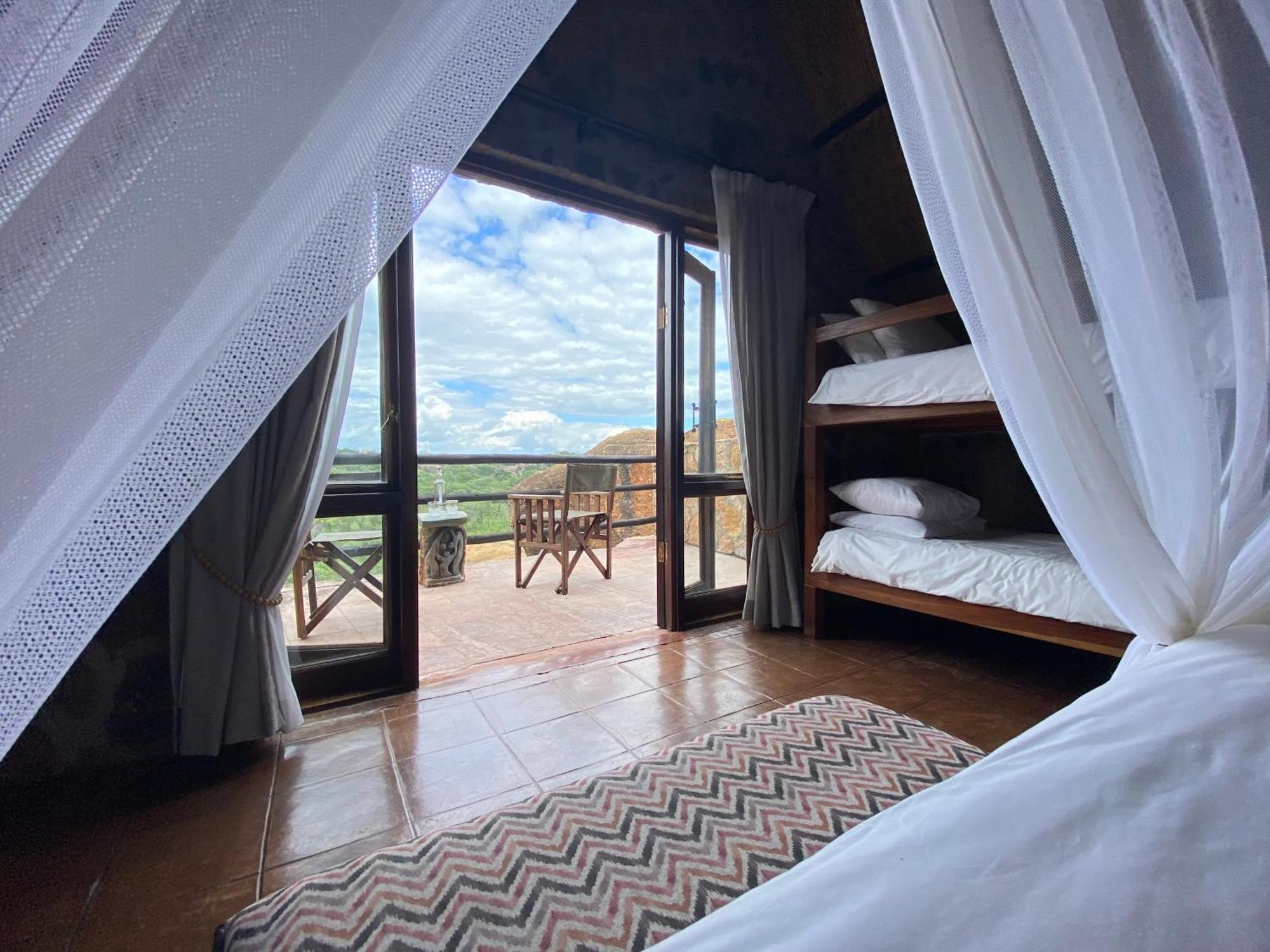 Big Cave Camp Villa Matopos ภายนอก รูปภาพ